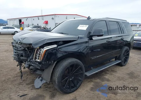 2016 Cadillac Escalade Platinum z USA, uszkodzony, nr VIN 1GYS4DKJ2GR138066
